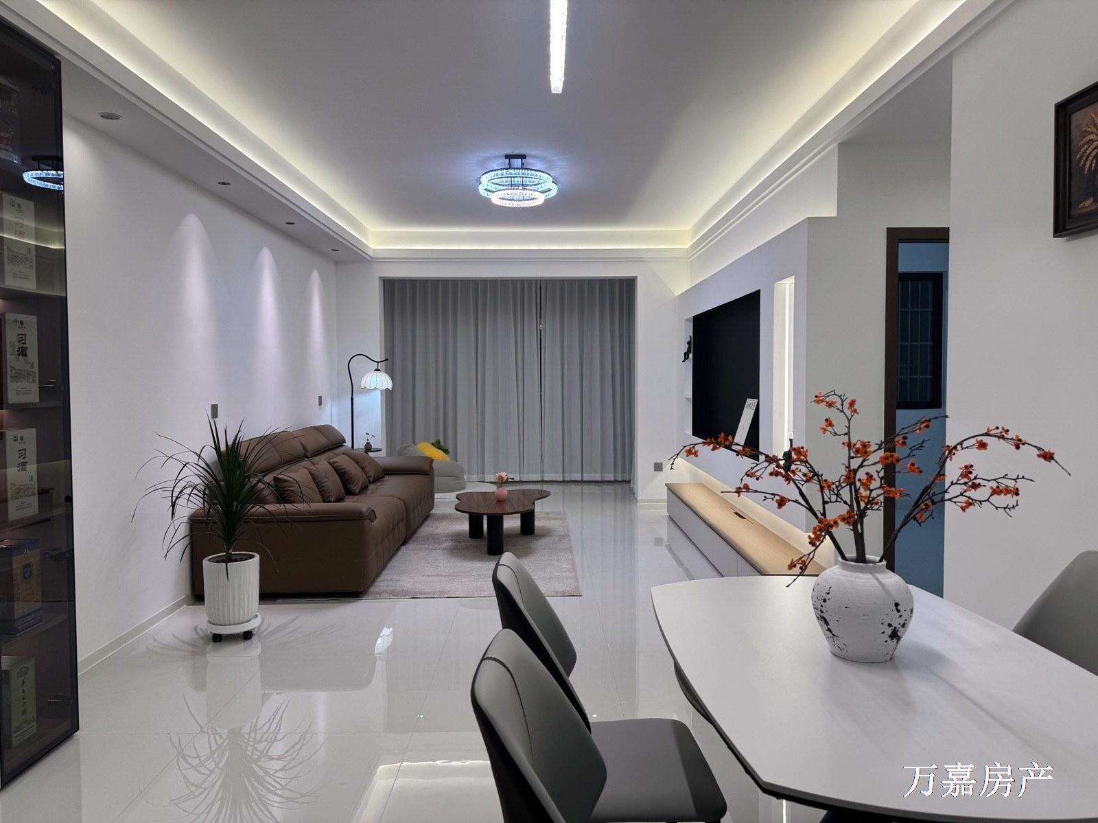 建开大院精装4房，即买即住62万（07316）18877782388